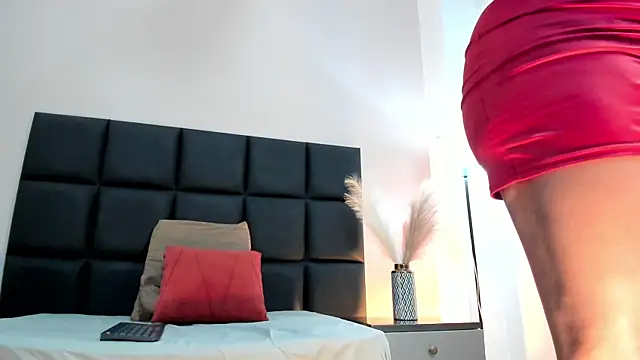 SeleneLujan online show from 18, 12, 2025