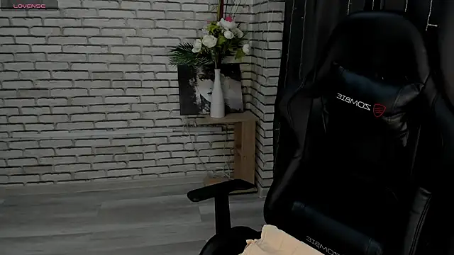 Selena Sharp online show from 14, 3, 2025