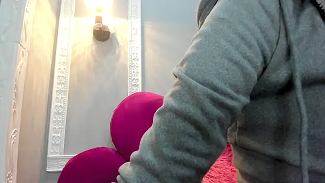 Bonniie 22 online show from 6, 3, 2026