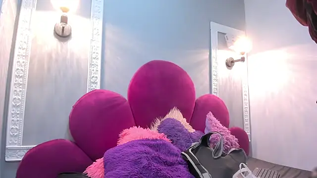 Bonniie 22 online show from 9, 4, 2026