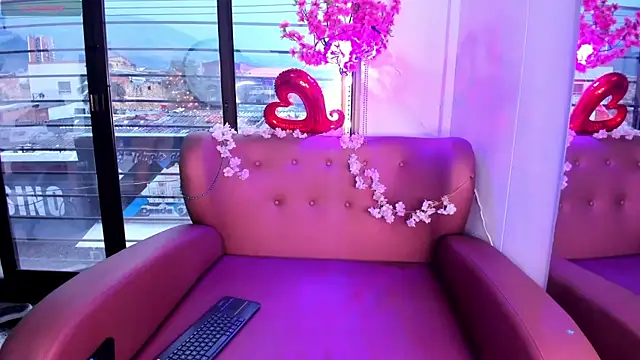 Mitsu Kawii online show from 21, 10, 2025