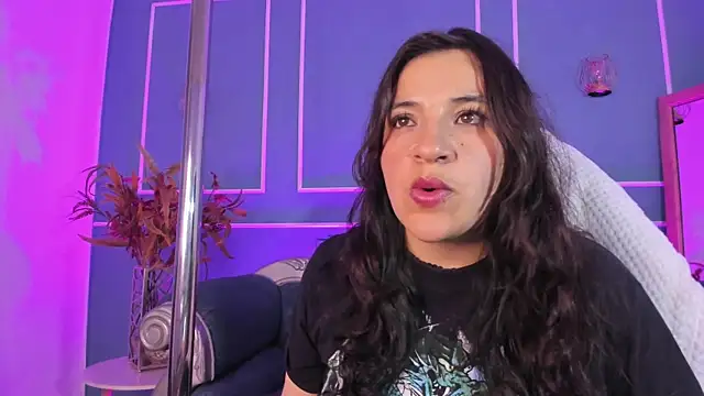 TaraTaylorr online show from 1, 10, 2025