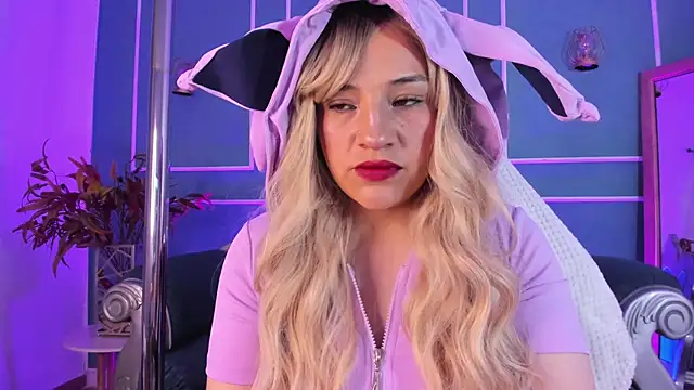 TaraTaylorr online show from 6, 10, 2025