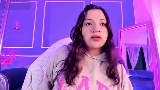 TaraTaylorr online show from 25, 11, 2025