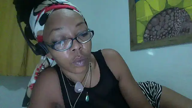 Snapshot of Ladyzee25 chatting on 23, 9, 2025 Ladyzee25 online show from 23, 9, 2025