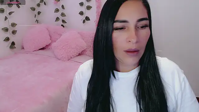 luna lgomez  online show from 1, 3, 2025