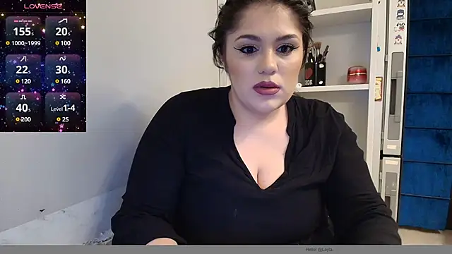 Snapshot of Layla- chatting on 2, 12, 2024 Layla- online show from 2, 12, 2024