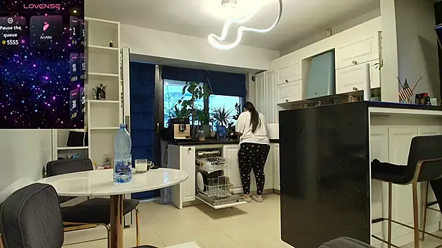 Snapshot of Layla- chatting on 9, 12, 2024 Layla- online show from 9, 12, 2024