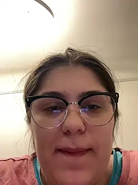 Snapshot of Layla- chatting on 28, 12, 2024 Layla- online show from 28, 12, 2024