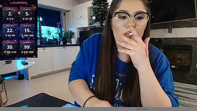 Snapshot of Layla- chatting on 9, 1, 2025 Layla- online show from 9, 1, 2025