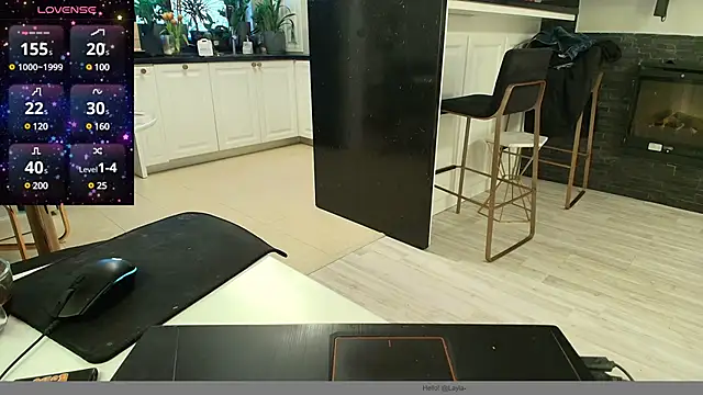 Snapshot of Layla- chatting on 1, 2, 2025 Layla- online show from 1, 2, 2025