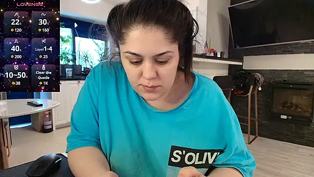 Snapshot of Layla- chatting on 11, 2, 2025 Layla- online show from 11, 2, 2025