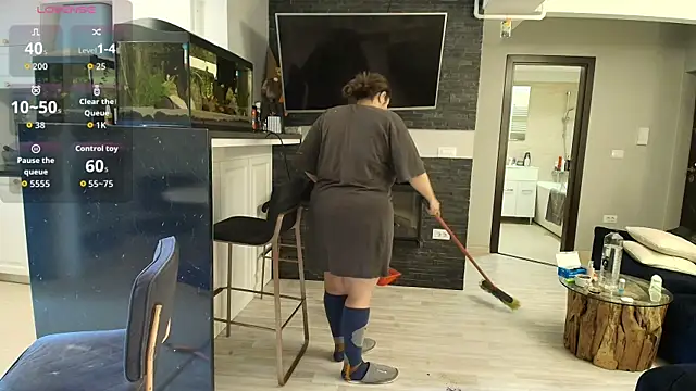 Snapshot of Layla- chatting on 19, 9, 2025 Layla- online show from 19, 9, 2025