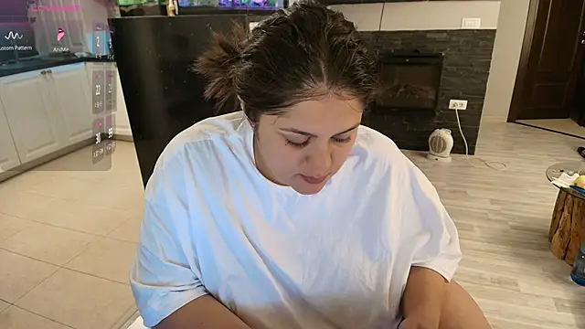 Snapshot of Layla- chatting on 1, 10, 2025 Layla- online show from 1, 10, 2025