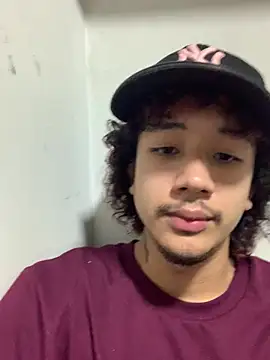 Snapshot of chillcol chatting on 5, 3, 2025 chillcol online show from 5, 3, 2025