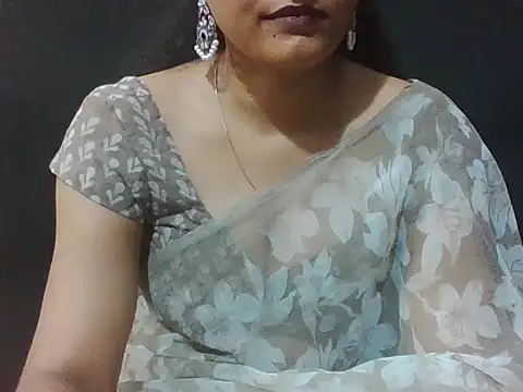 Snapshot of sugandha_bhabhi chatting on 17, 6, 2026 sugandha bhabhi online show from 17, 6, 2026