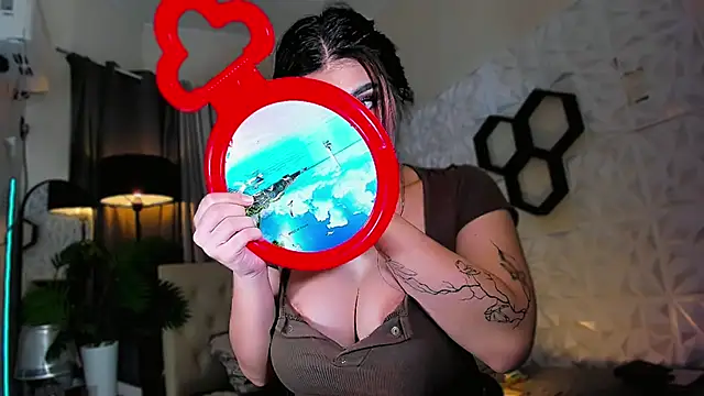 Snapshot of claraakhasova chatting on 2, 10, 2025 claraakhasova online show from 2, 10, 2025