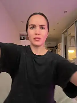 Beverly Hilll online show from 24, 11, 2025