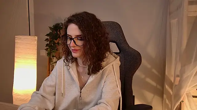 Snapshot of OliviaMcClean chatting on 16, 2, 2026 OliviaMcClean online show from 16, 2, 2026