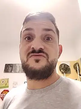 Snapshot of iurinicola chatting on 9, 1, 2026 iurinicola online show from 9, 1, 2026