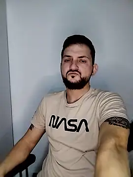 Snapshot of iurinicola chatting on 15, 1, 2026 iurinicola online show from 15, 1, 2026