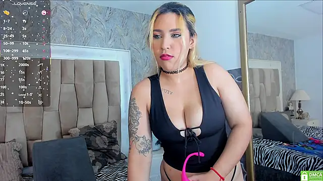 Snapshot of naughty_fox_girl chatting on 26, 4, 2026 naughty fox girl online show from 26, 4, 2026