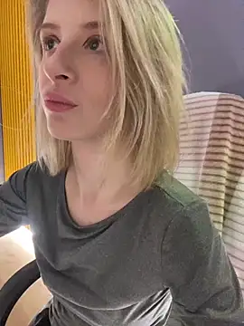 Snapshot of amorearte_m chatting on 1, 3, 2025 amorearte m online show from 1, 3, 2025