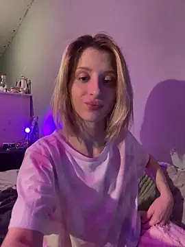 Snapshot of amorearte_m chatting on 4, 3, 2025 amorearte m online show from 4, 3, 2025