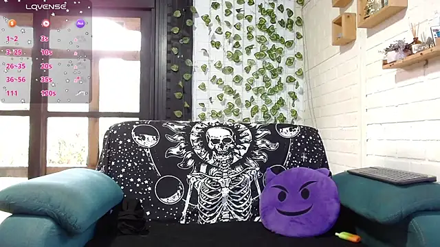 LiraSonnett online show from 15, 9, 2025