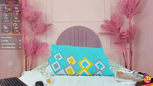 Hanaahquinn online show from 5, 3, 2025