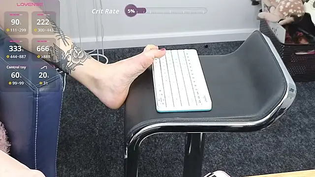 Snapshot of EmmaGallen chatting on 15, 10, 2025 EmmaGallen online show from 15, 10, 2025