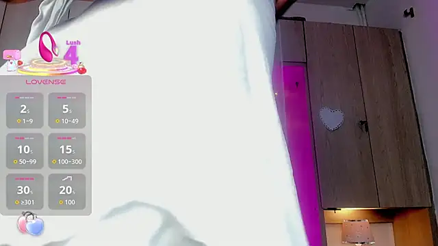 Snapshot of BeverlySteel chatting on 27, 11, 2025 BeverlySteel online show from 27, 11, 2025