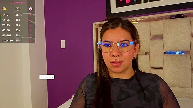 Snapshot of emilyy_cooperr chatting on 20, 4, 2026 emilyy cooperr online show from 20, 4, 2026