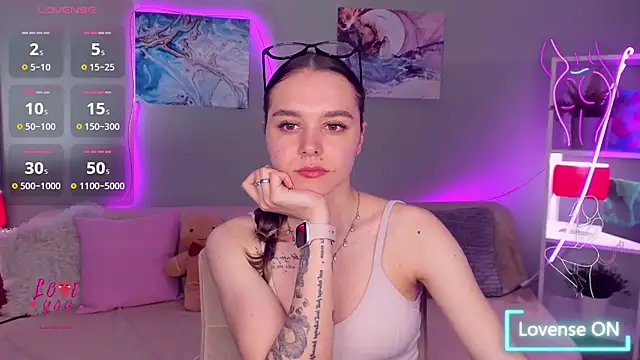 Snapshot of EmelyMason chatting on 11, 5, 2026 EmelyMason online show from 11, 5, 2026