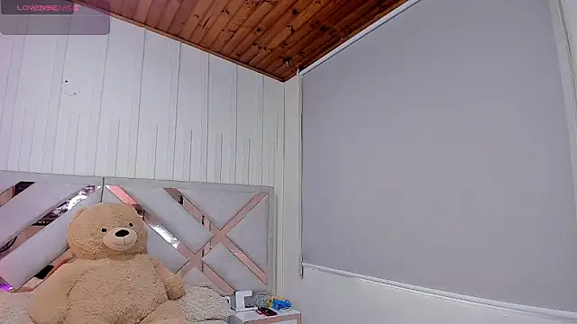 CRAZY-BOY99 online show from 2, 3, 2025