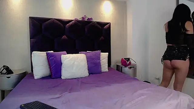 Snapshot of MiiaSuki chatting on 14, 12, 2025 MiiaSuki online show from 14, 12, 2025