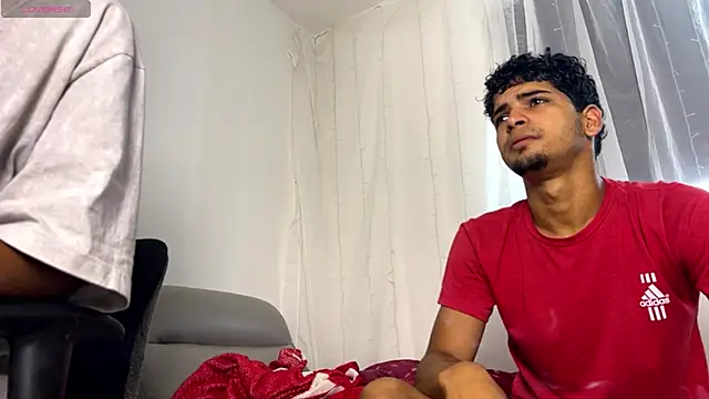 Snapshot of Miguel_bigcock chatting on 17, 12, 2025 Miguel bigcock online show from 17, 12, 2025