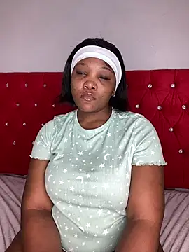 Snapshot of Beyoncex05 chatting on 21, 11, 2025 Beyoncex05 online show from 21, 11, 2025