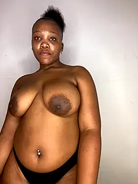 Snapshot of Beyoncex05 chatting on 2, 12, 2025 Beyoncex05 online show from 2, 12, 2025