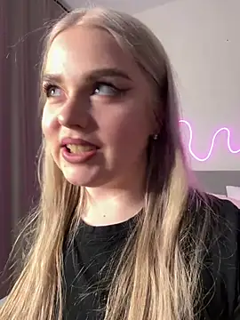 Snapshot of April_Vancee chatting on 20, 3, 2025 April Vancee online show from 20, 3, 2025