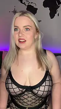 Snapshot of April_Vancee chatting on 14, 10, 2025 April Vancee online show from 14, 10, 2025