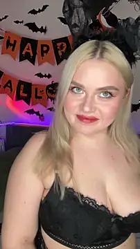 Snapshot of April_Vancee chatting on 31, 10, 2025 April Vancee online show from 31, 10, 2025