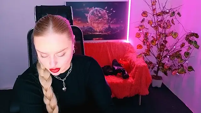 Miss Alice Silver online show from 24, 11, 2025