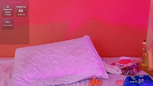 playfulcurvy online show from 1, 10, 2025