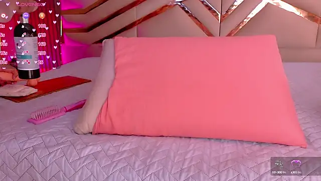 playfulcurvy online show from 3, 10, 2025