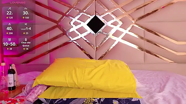 playfulcurvy online show from 13, 11, 2025