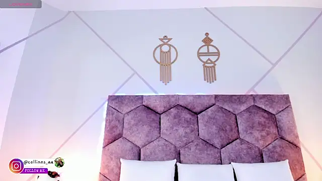 aurora collinss  online show from 19, 11, 2025