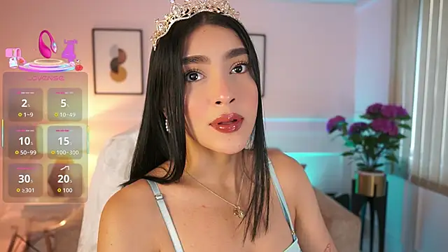 Snapshot of JulesBenett chatting on 1, 11, 2025 JulesBenett online show from 1, 11, 2025