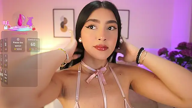 Snapshot of JulesBenett chatting on 3, 11, 2025 JulesBenett online show from 3, 11, 2025