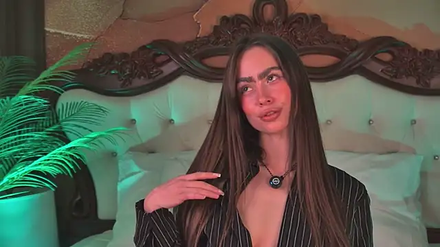 Amanda River online show from 12, 4, 2026